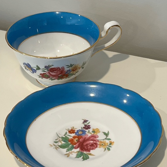 Vintage 1930s New Chelsea Staffs Made in England Blue & Floral Tea Cup & Saucer - Picture 2 of 9